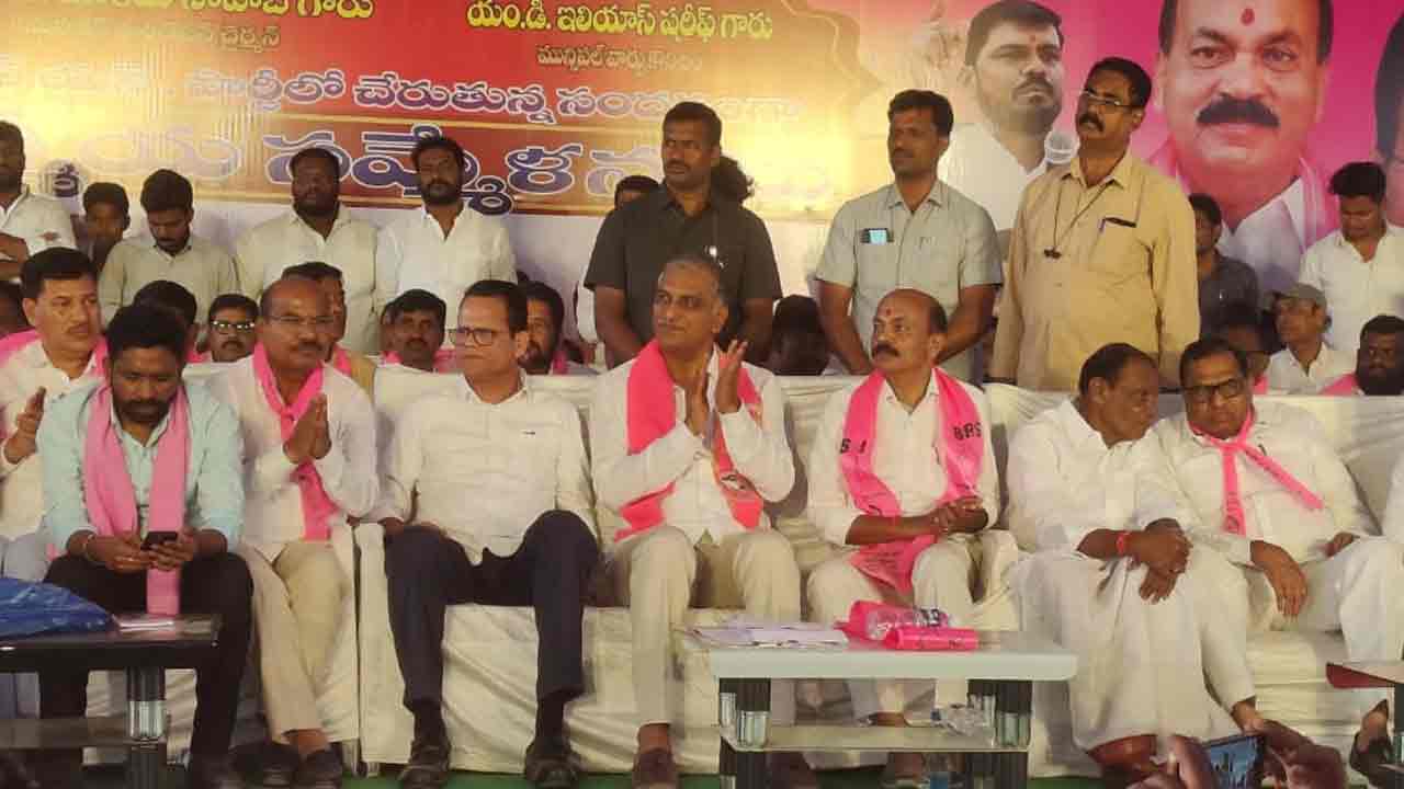 Harish Rao | రాజ‌గోపాల్ రెడ్డి రాజీనామాతో కాంగ్రెస్, బీజేపీ చీక‌టి ఒప్పందం బట్ట‌బ‌య‌లు : మంత్రి హ‌రీశ్‌రావు