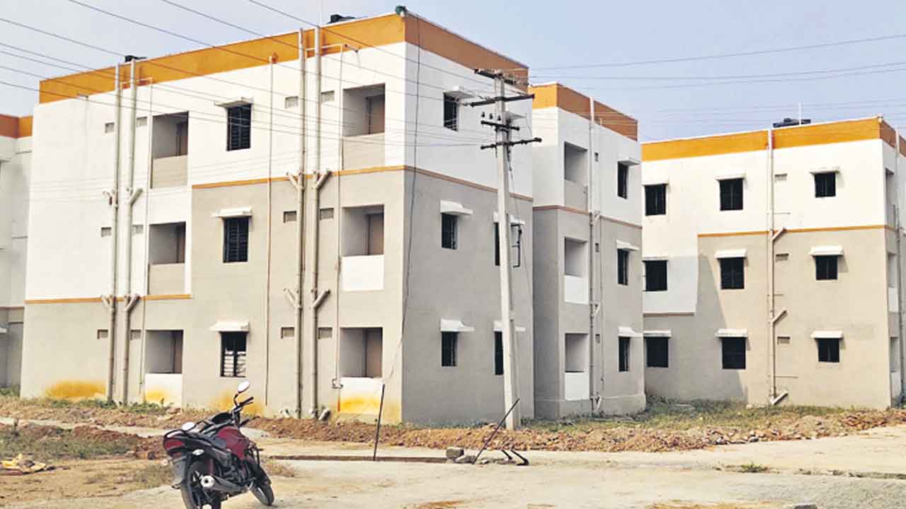 అభివృద్ధిలో హుస్నాబాద్‌షా