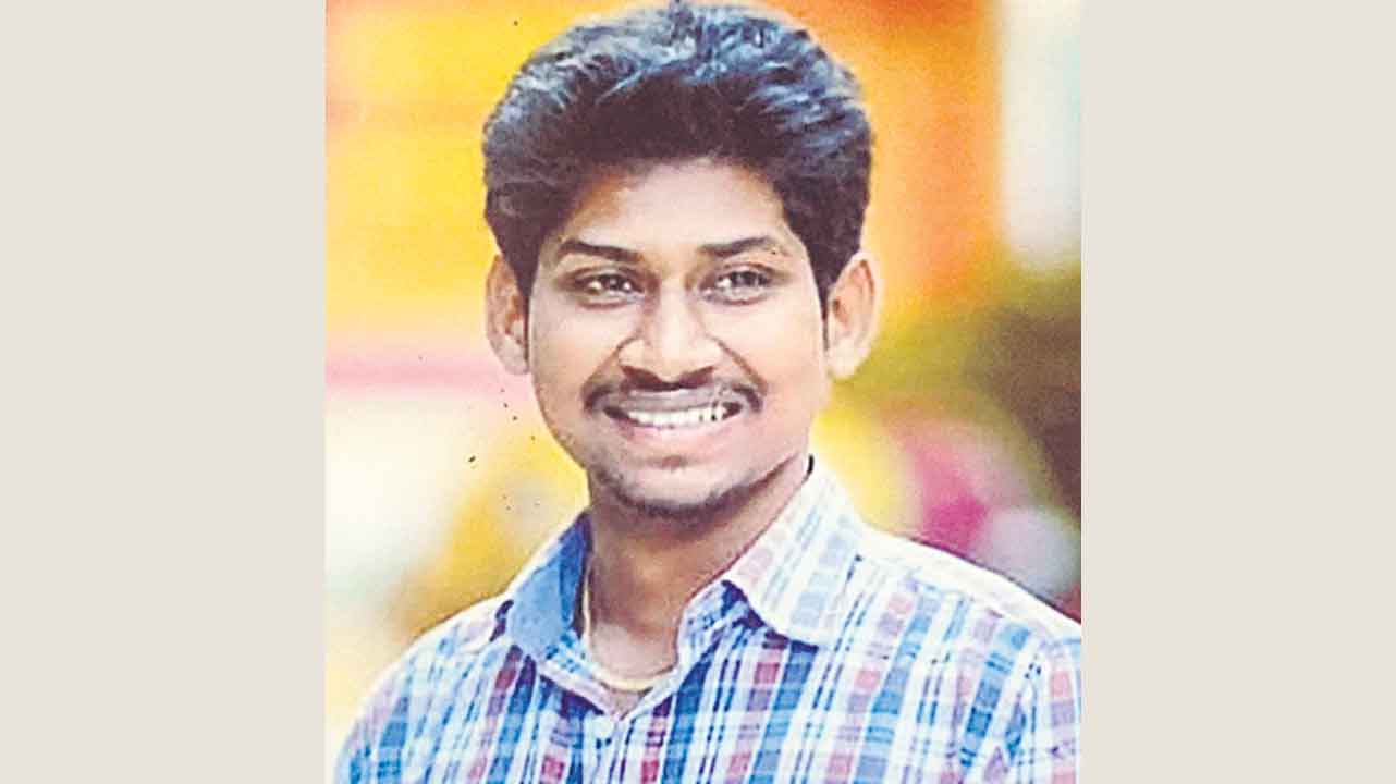 అదృశ్యమై.. చెరువులో తేలి..