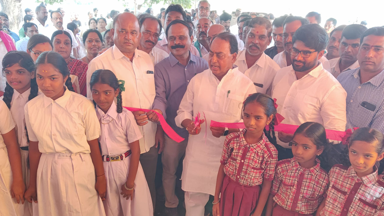 Minister Indrakaran Reddy | ఆకలి బాధలు తీర్చేందుకే అల్పాహారం పథకం : మంత్రి ఇంద్రకరణ్ రెడ్డి