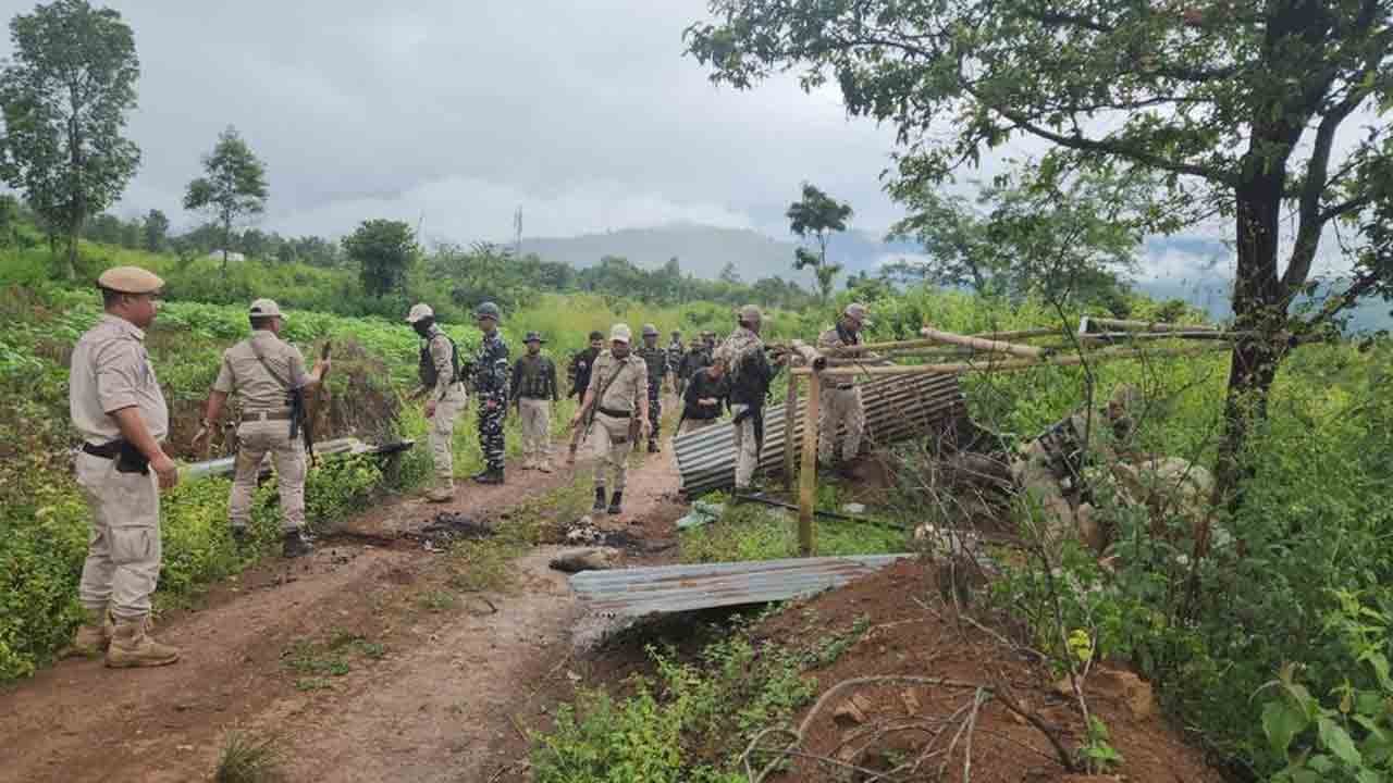 ఇంటర్నెట్‌ బ్యాన్‌పై నిరసనలు