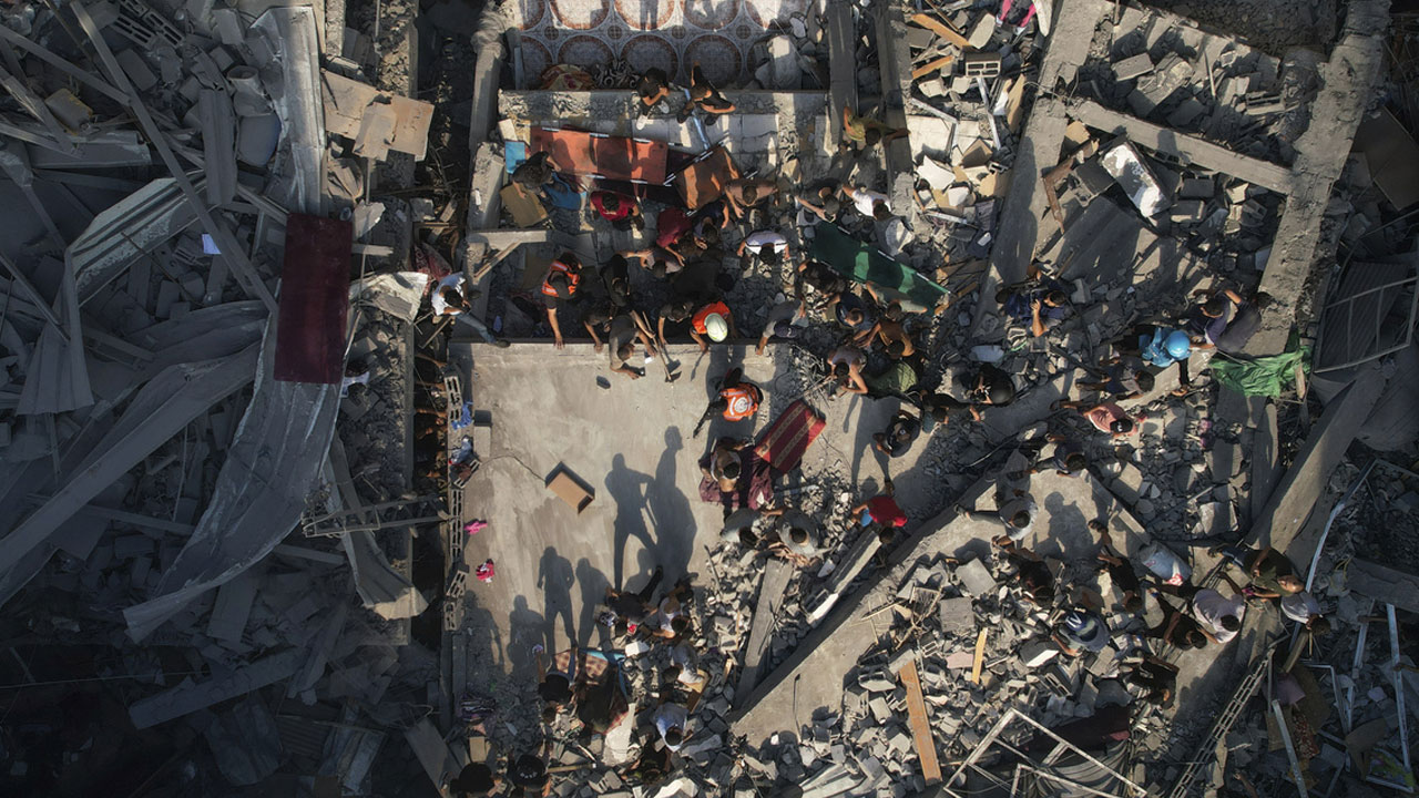 Israel Warplanes: 5 ఇండ్ల‌ను పేల్చివేసిన ఇజ్రాయిల్ యుద్ధ విమానాలు.. వీడియో