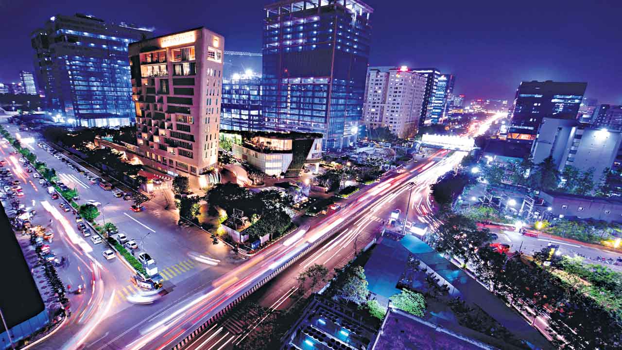 ఐటీ కారిడార్‌లో మరో స్టార్‌ హోటల్‌