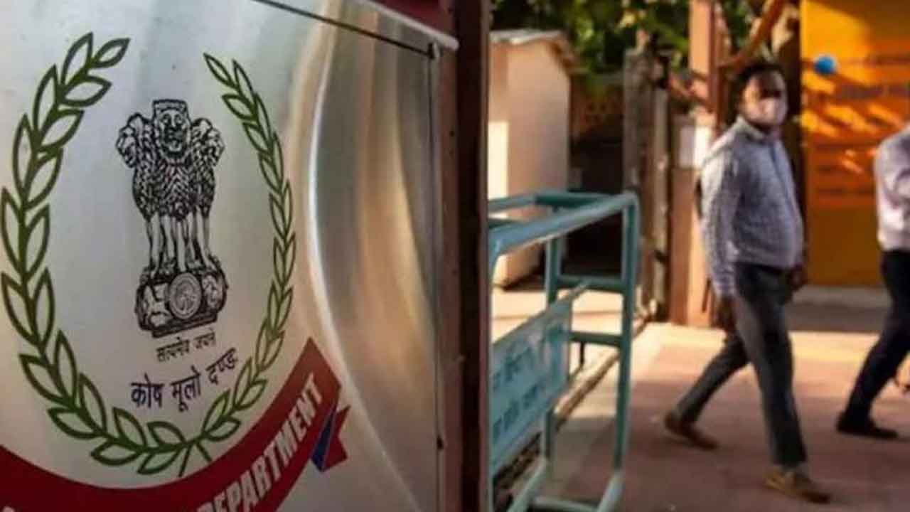 హైదరాబాద్‌లో ఐటీ సోదాలు