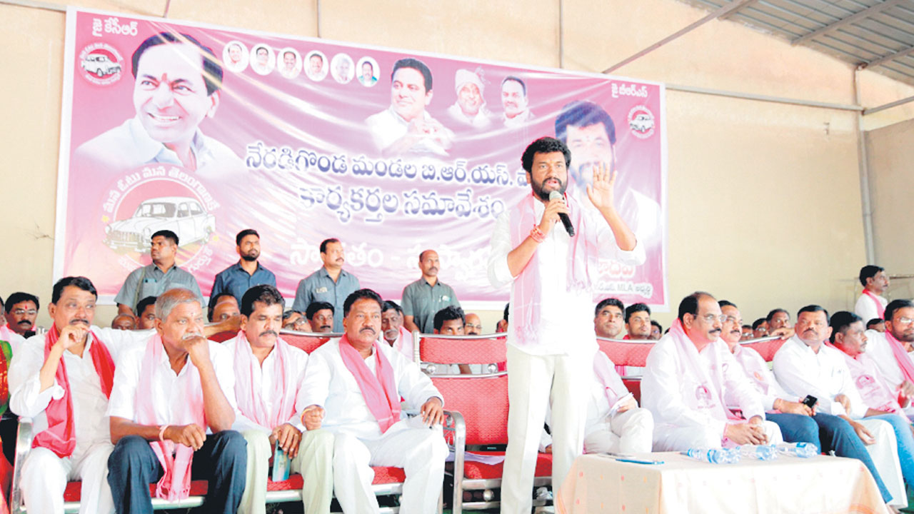 అనిల్‌ను భారీ మెజార్టీతో గెలిపించాలి..