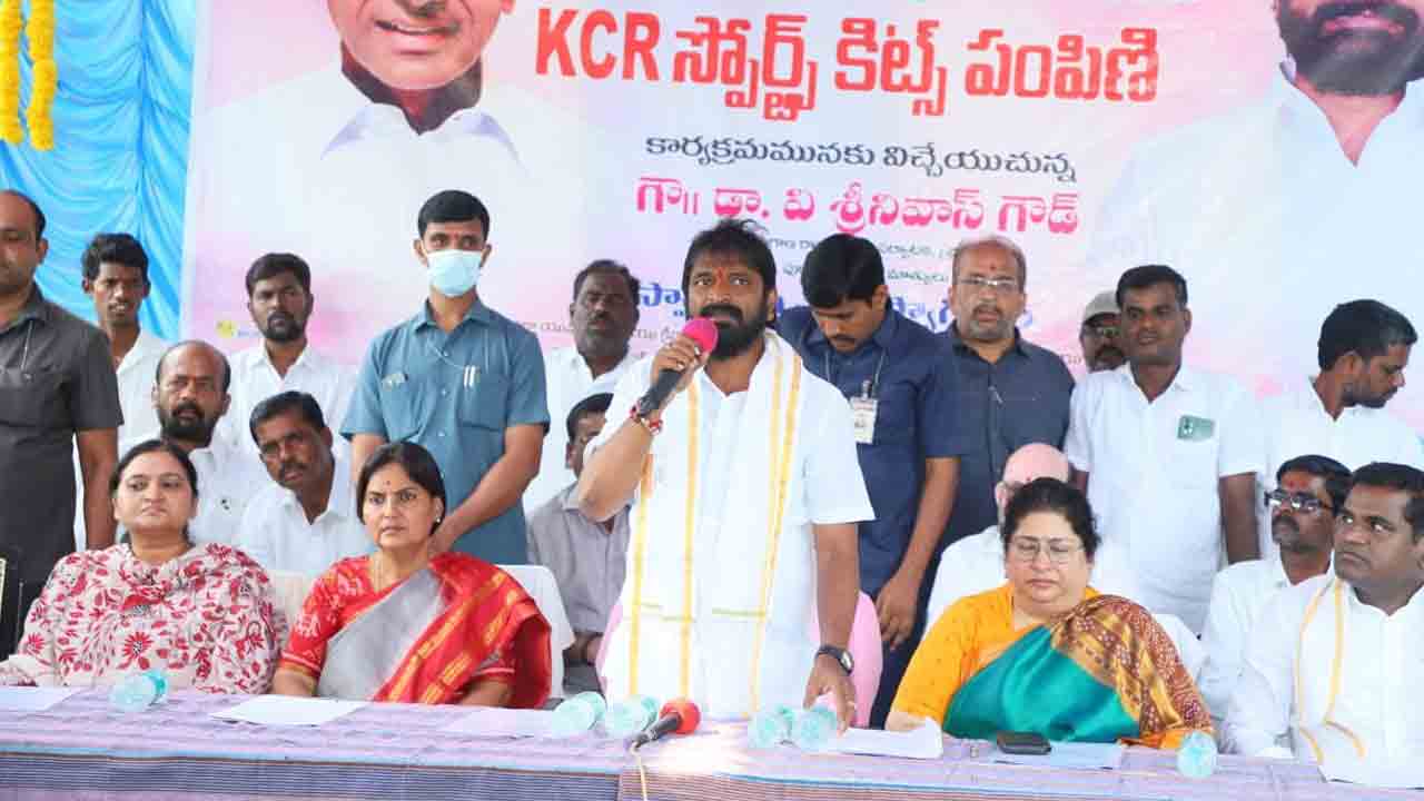 క్రీడా ప్రాంగణాలు దేశానికే ఆదర్శం