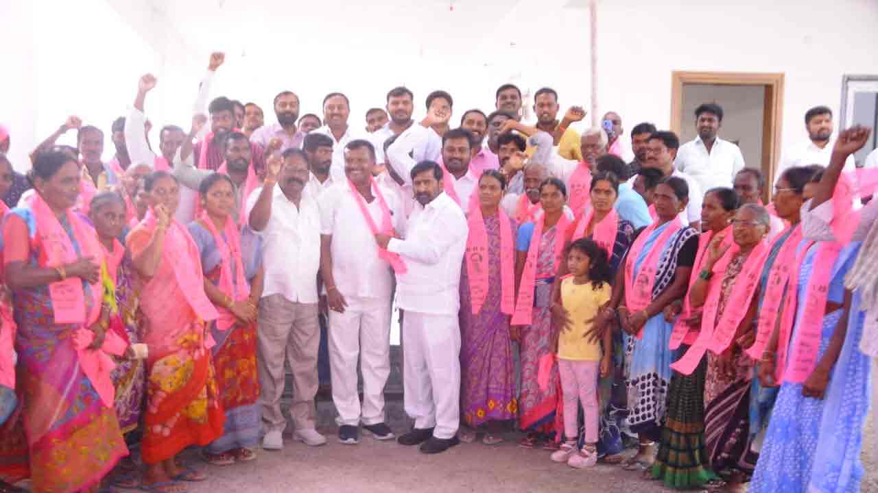 Congress Party | సూర్యాపేట నియోజకవర్గంలో కాంగ్రెస్ పార్టీకి భారీ షాక్..