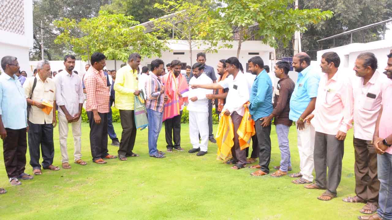 Minister Jagdish Reddy | మంత్రి జగదీష్ రెడ్డి వెంటే మేమంతా..మద్దతు తెలిపిన కార్పెంటర్స్‌ అసోసియేషన్‌