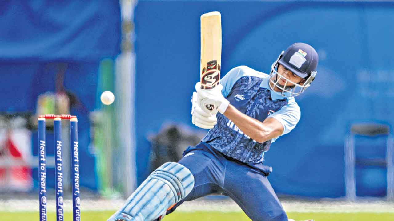 జైస్వాల్ సెంచరీ.. సెమీస్లో భారత్