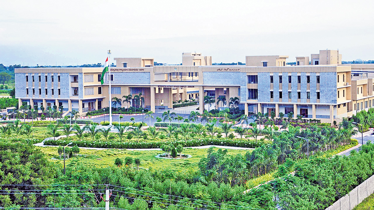 Jangaon | నెర్రెలు బారిన నేలలో పరుగులు తీస్తున్న ప్రగతి.. పల్లాకే పట్టం కట్టేందుకు సిద్ధమైన జనగామ ప్రజలు