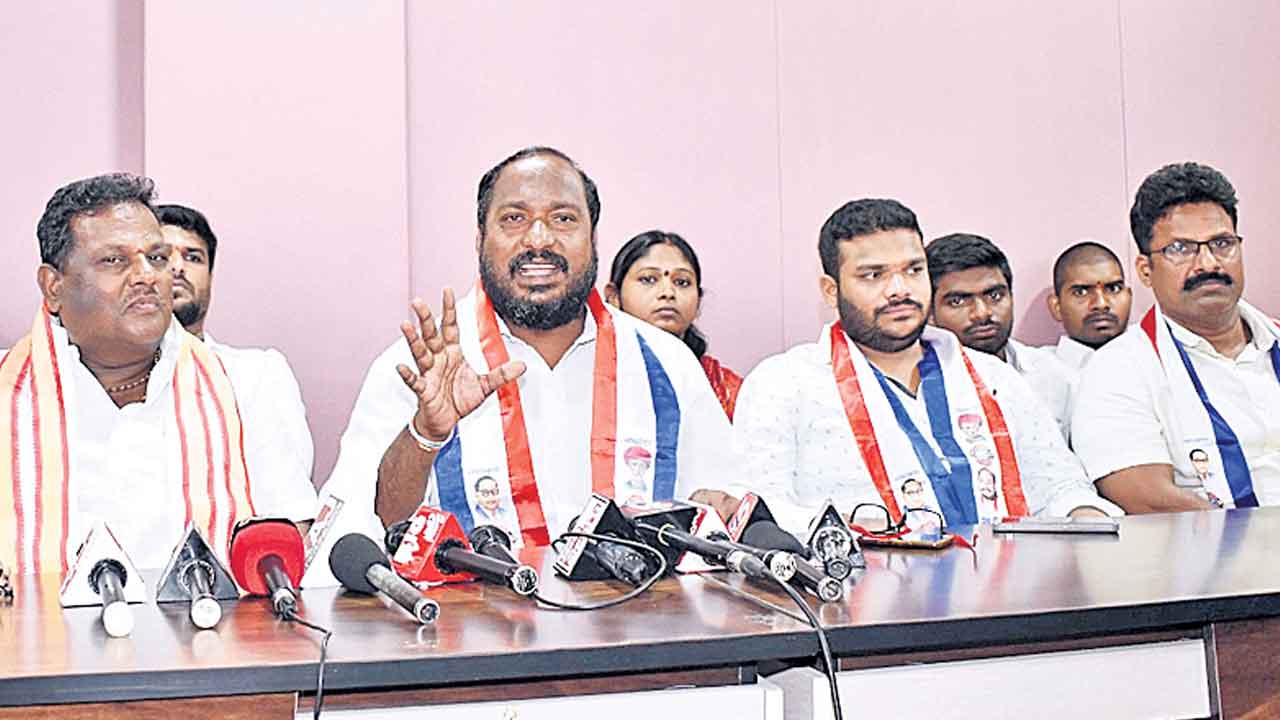 రాహుల్‌ గాంధీ బీసీల ద్రోహి..