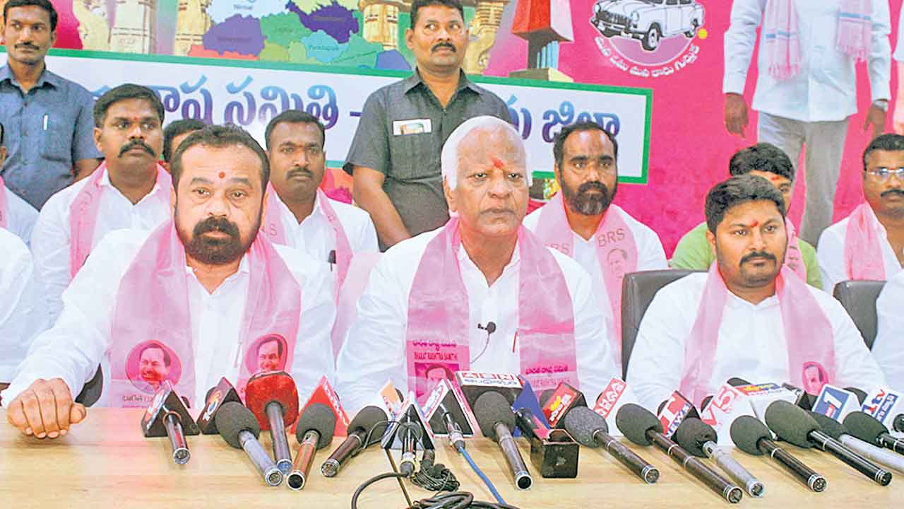 హోదా మరిచి.. దిగజారి వ్యాఖ్యలు!