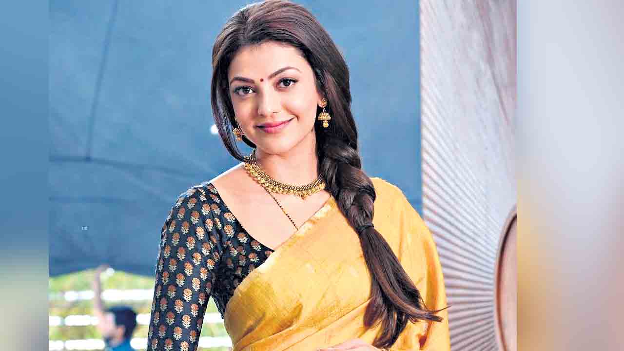 మహిళా శక్తి గురించి చెబుతుంది