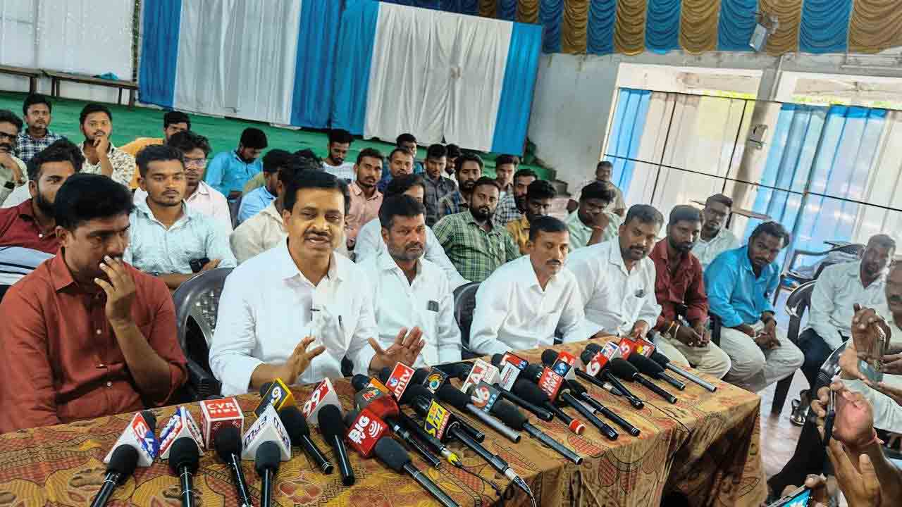 కాంగ్రెస్‌లో బానిసలకే గౌరవం