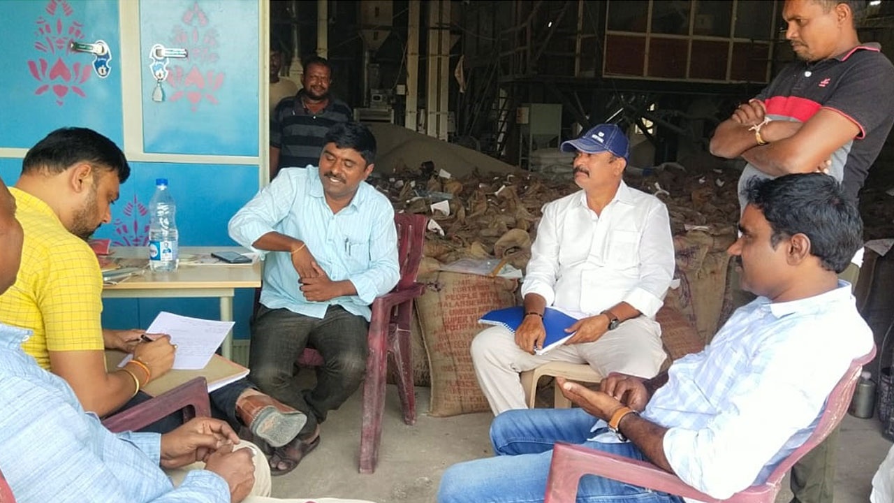 Karimnagar | రైస్‌ మిల్లులో విజిలెన్స్‌ అధికారుల తనిఖీలు..15 క్వింటాళ్ల అక్రమ రేషన్‌ బియ్యం స్వాధీనం