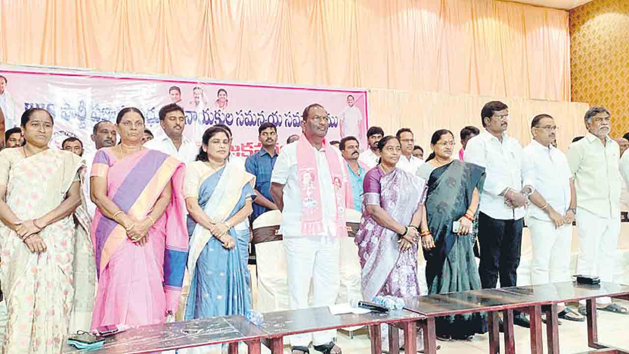 ప్రజా క్షేత్రంలో..