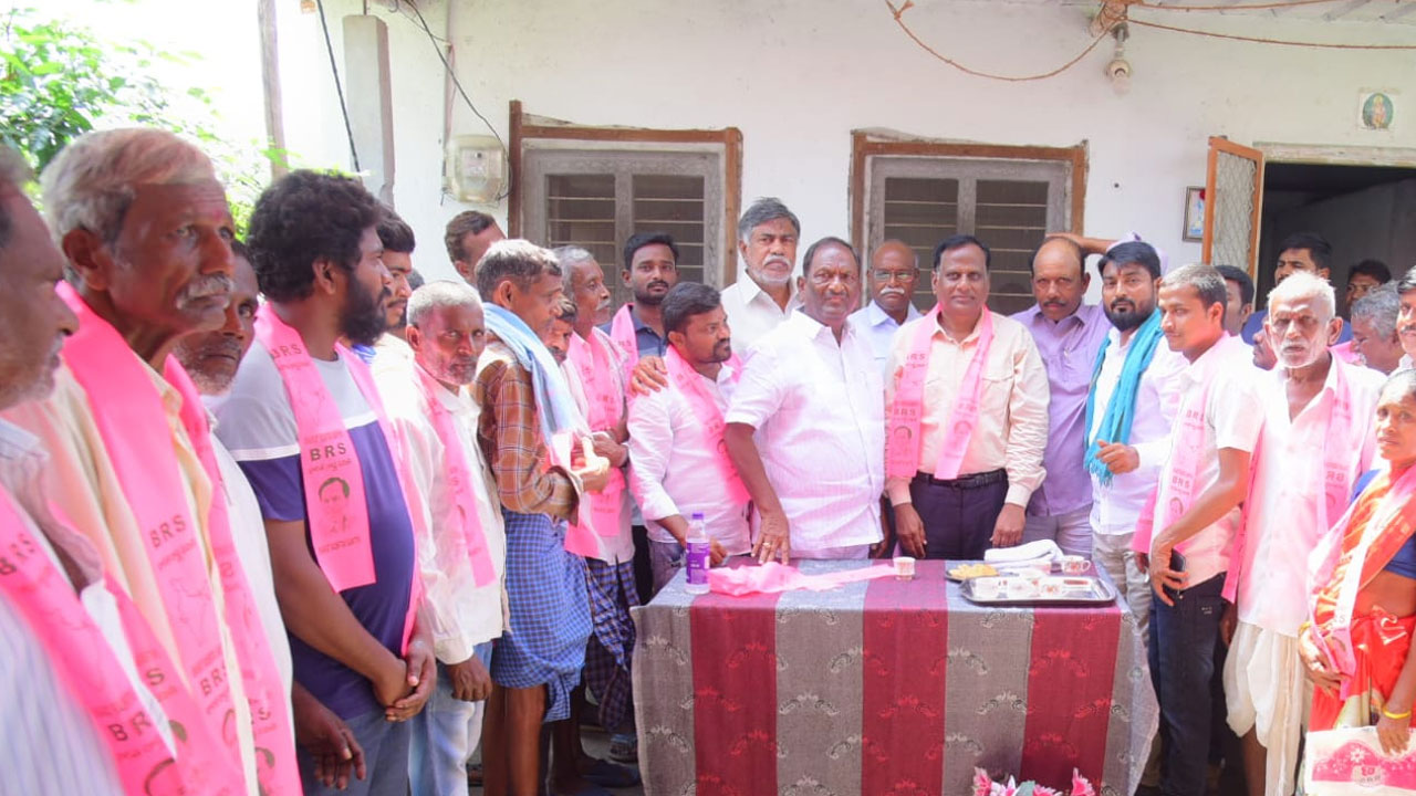 Minister Koppula | మంత్రి కొప్పుల సమక్షంలో గులాబీ దళంలో చేరిన.. తిమ్మాపూర్ యువకులు, మహిళలు