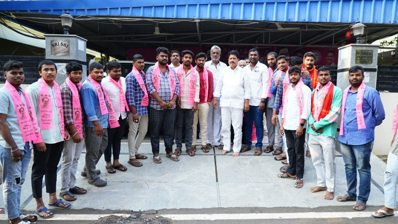 MLA Madhavaram | రేవంత్‌రెడ్డి అహంకారం వల్లే కాంగ్రెస్‌ సర్వనాశనం : ఎమ్మెల్యే మాధవరం