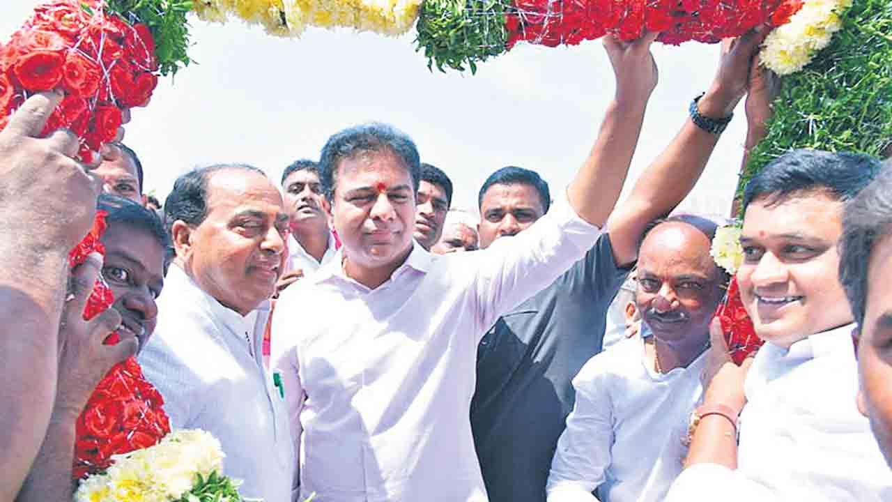 ఆగం కావద్దు.. సంక్షేమం మరువద్దు