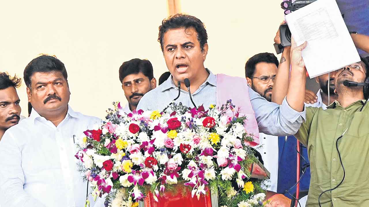 కేసీఆర్‌ది సంక్షేమం.. విపక్షాలది సంక్షోభం