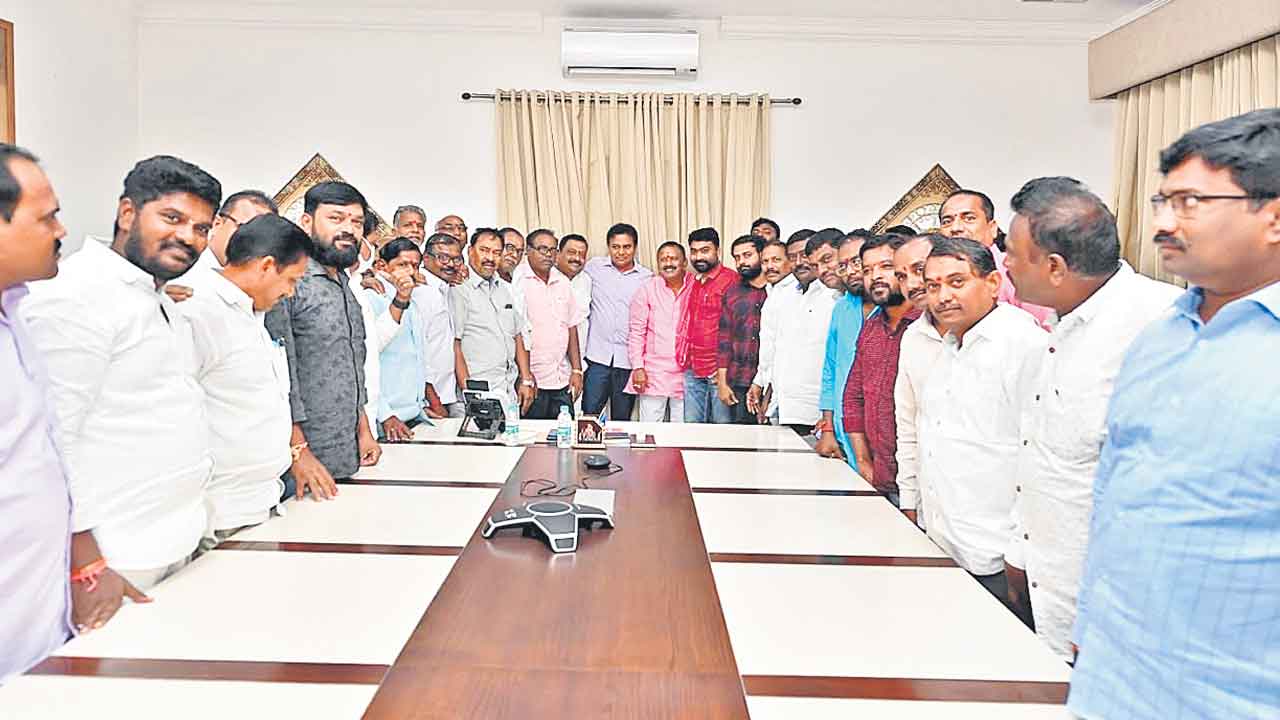 మంత్రి కేటీఆర్‌కు మద్దతుల వెల్లువ