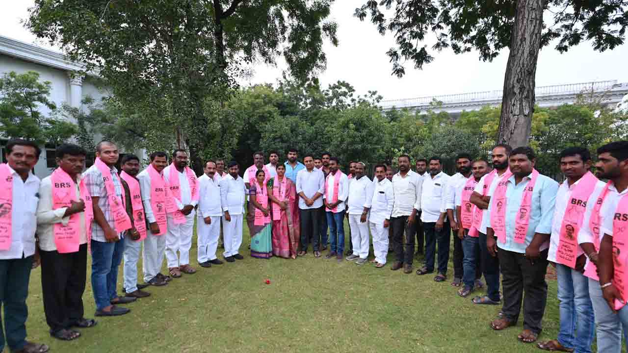 బీఆర్‌ఎస్‌లో వలసల జోరు