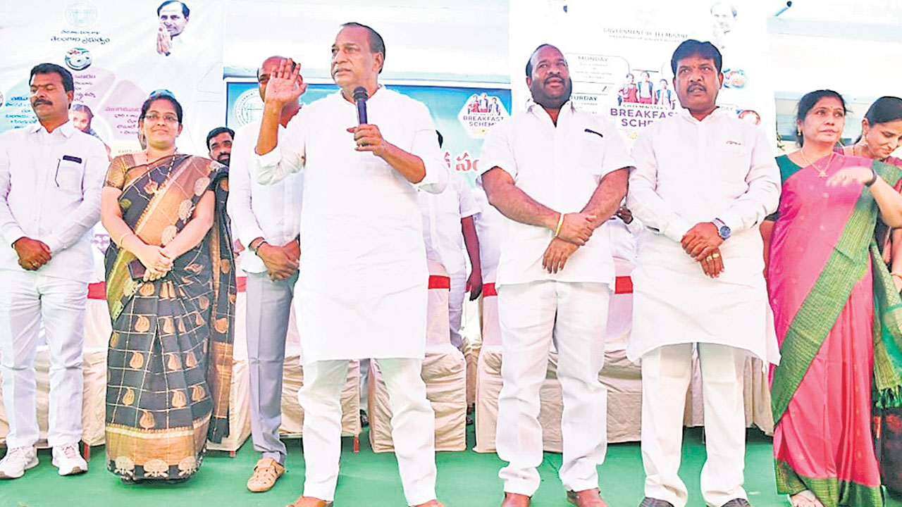 విద్యార్థుల ఉజ్వల భవిష్యత్తు కోసం..