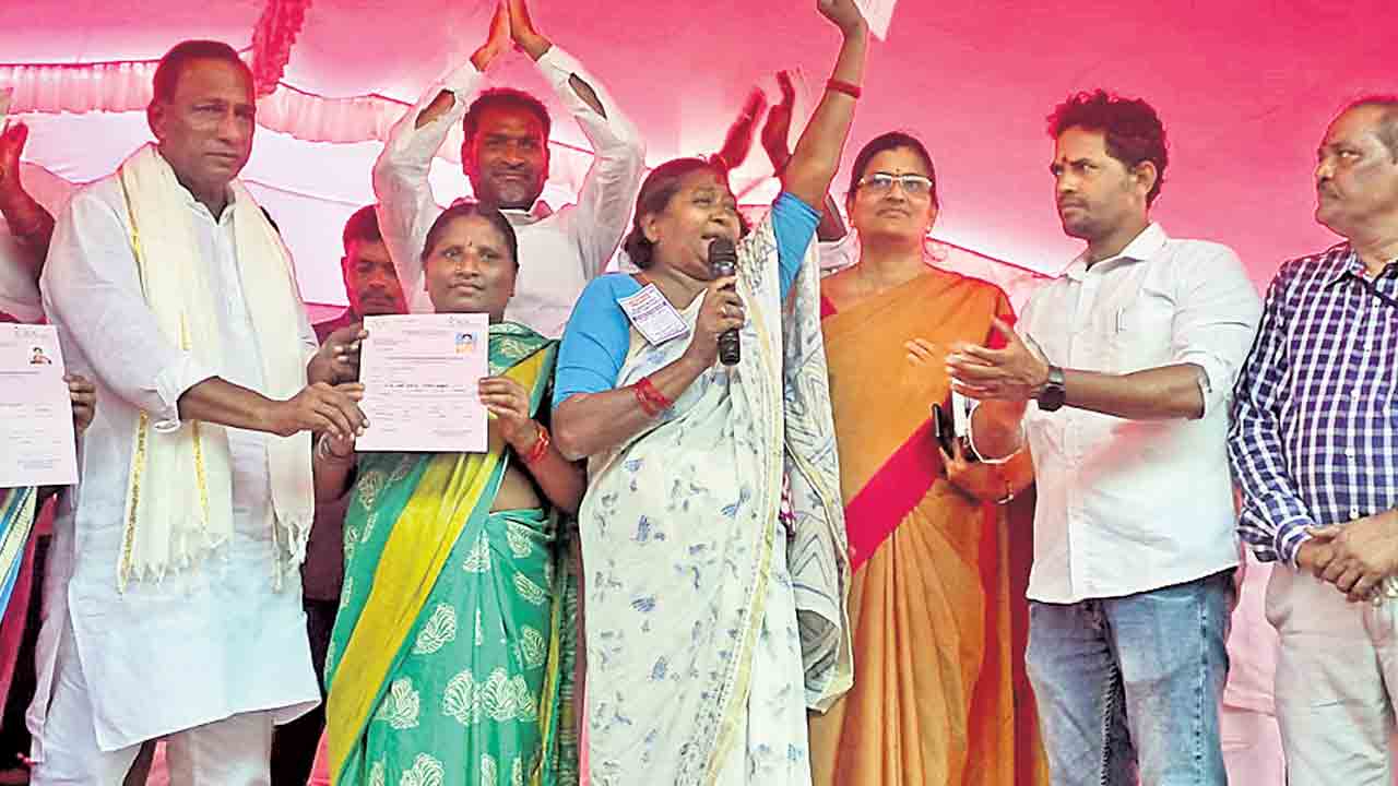 ప్రజా సంక్షేమానికి సీఎం కేసీఆర్‌ పెద్దపీట