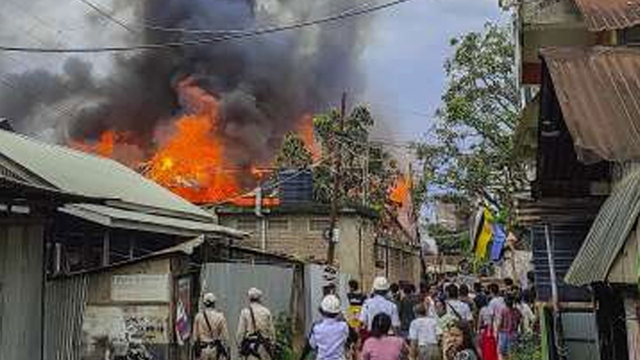 మణిపూర్‌లో కొనసాగుతున్న హింస