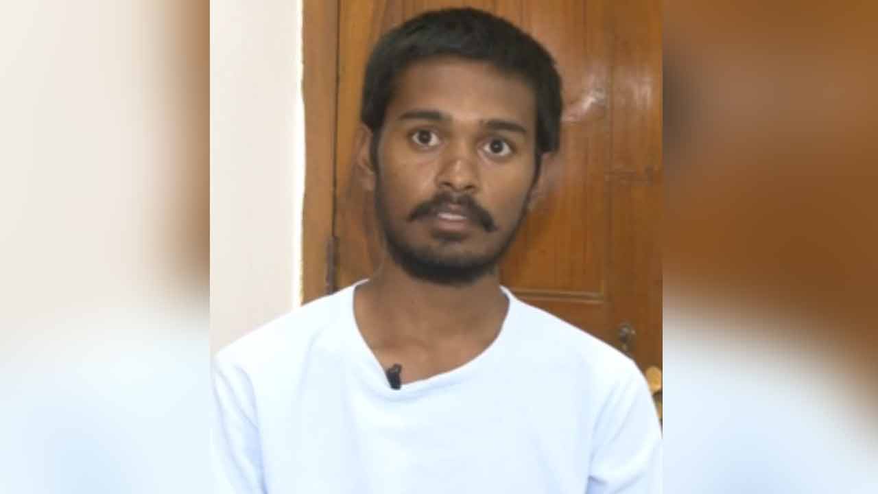 Marri Pravalika | మా అక్క ఆత్మహత్యకు శివరామే కారణం : ప్రవళిక సోదరుడు