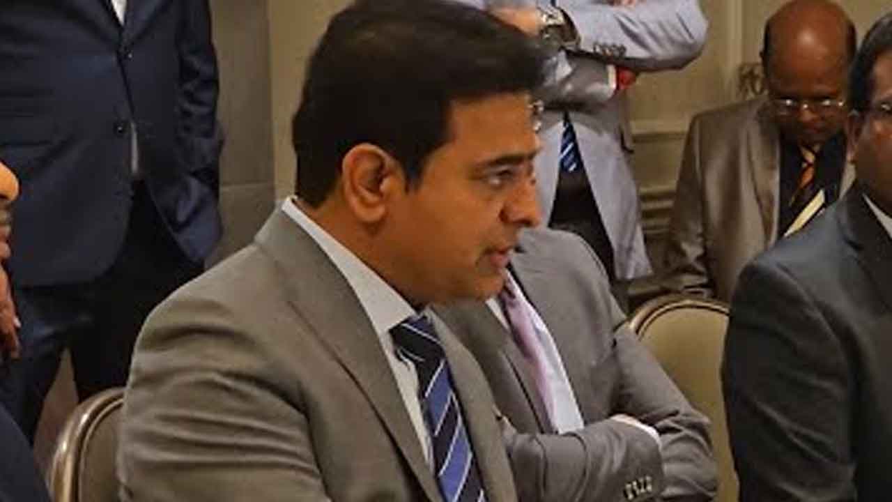 నేడు ఎన్నారైలతో మంత్రి కేటీఆర్‌ వీడియో కాన్ఫరెన్స్‌