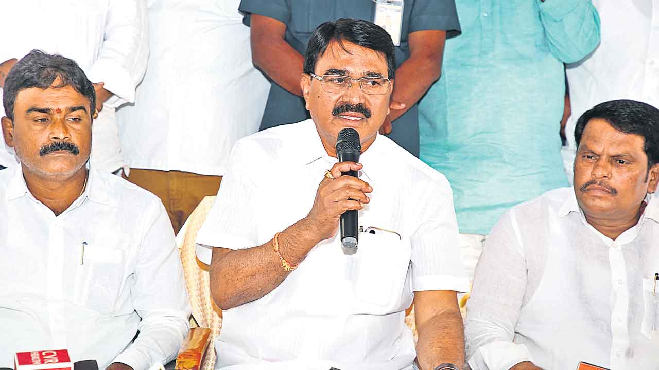 రైతుల జీవితాలతో చెలగాటమా?