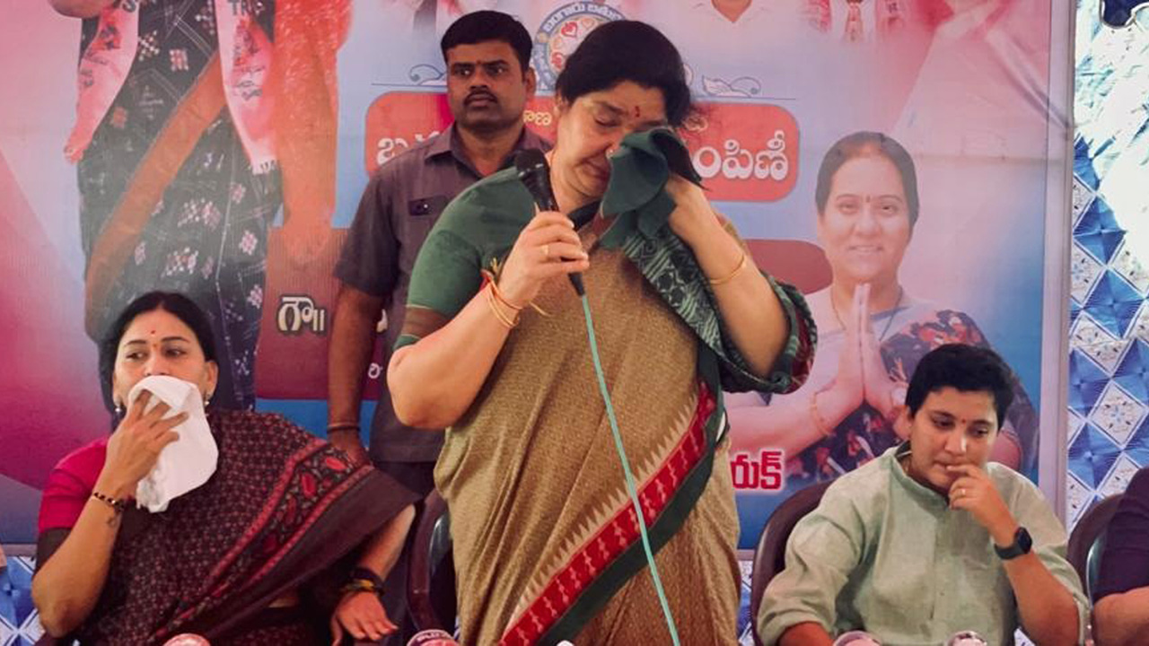 Minister Satyavathi Rathod | సీఎం కేసీఆర్‌ వల్లే నాన్న కోరిక తీర్చా.. భావోద్వేగానికి గురైన మంత్రి సత్యవతి రాథోడ్‌