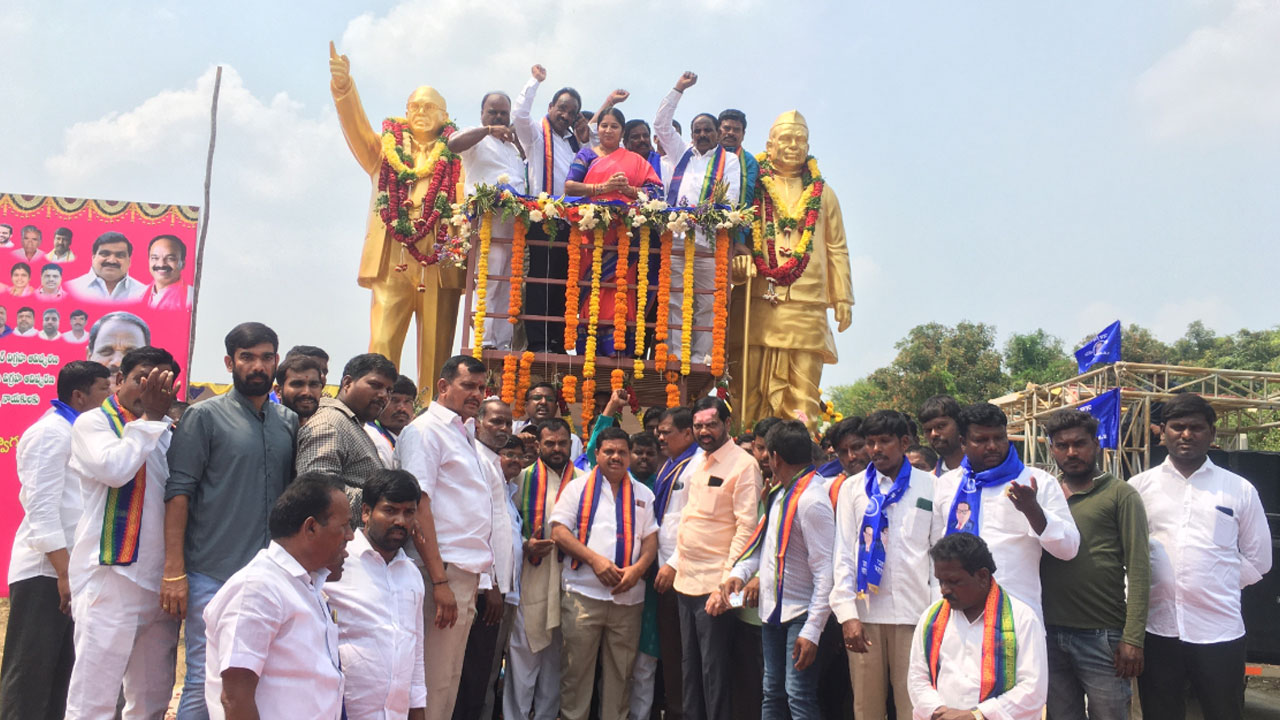 MLA Kale Yadaiah | మహనీయులు చూపిన దారిలో ప్రతి ఒక్కరూ నడువాలి : ఎమ్మెల్యే యాదయ్య