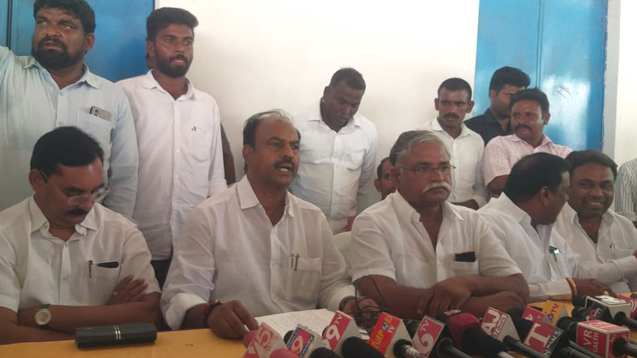 Patel Prabhakar Reddy | జోగులాంబ జిల్లాలో కాంగ్రెస్‌ పార్టీకి భారీ షాక్‌..బీఆర్‌ఎస్‌లో చేరిన జిల్లా కాంగ్రెస్ అధ్యక్షుడు పటేల్ ప్రభాకర్ రెడ్డి