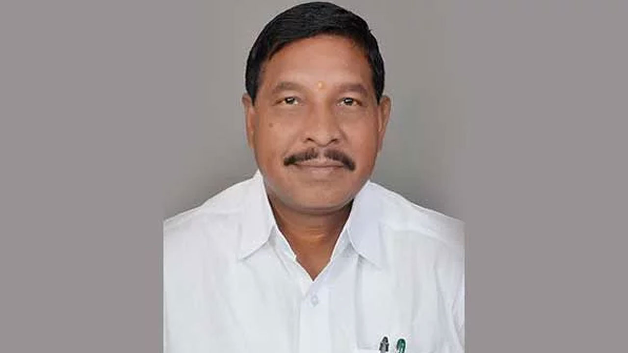 MLA Rathod Bapurao | బోథ్ ఎమ్మెల్యే రాథోడ్ బాపురావు పై చీటింగ్ కేసు