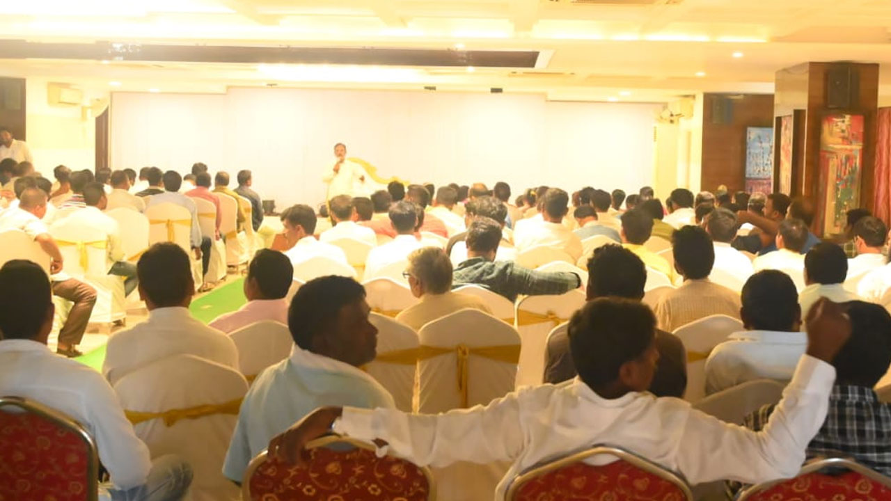 MLA Dasyam Vinay Bhaskar | మా మద్దతు దాస్యం విన‌య్ భాస్కర్‌కే..కార్మిక సంఘాల ఏకగ్రీవ తీర్మానం