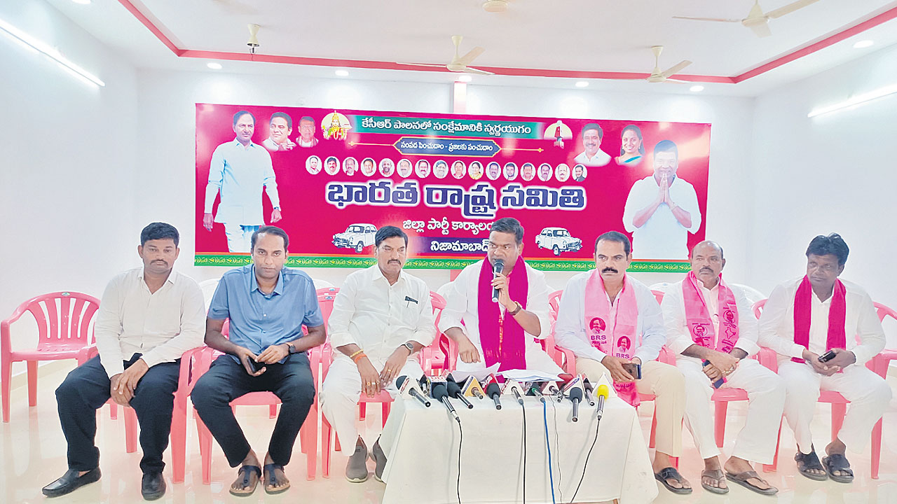 బట్టలూడదీసి కొడతాం