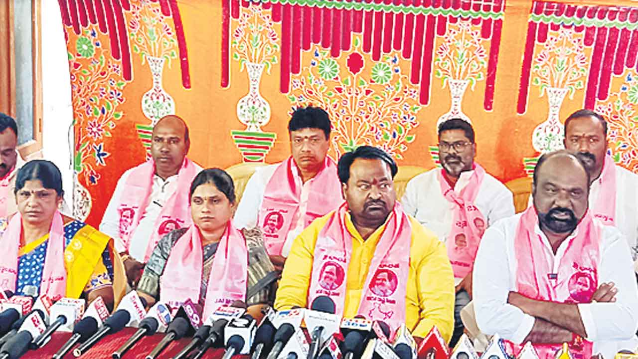 డబ్బులు తీసుకున్నట్లు రుజువు చేస్తే రాజీనామాకు సిద్ధం