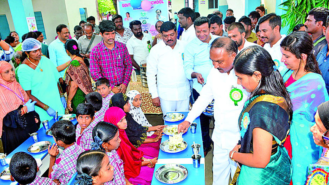 సర్కారు బడుల్లో పౌష్టికాహారం