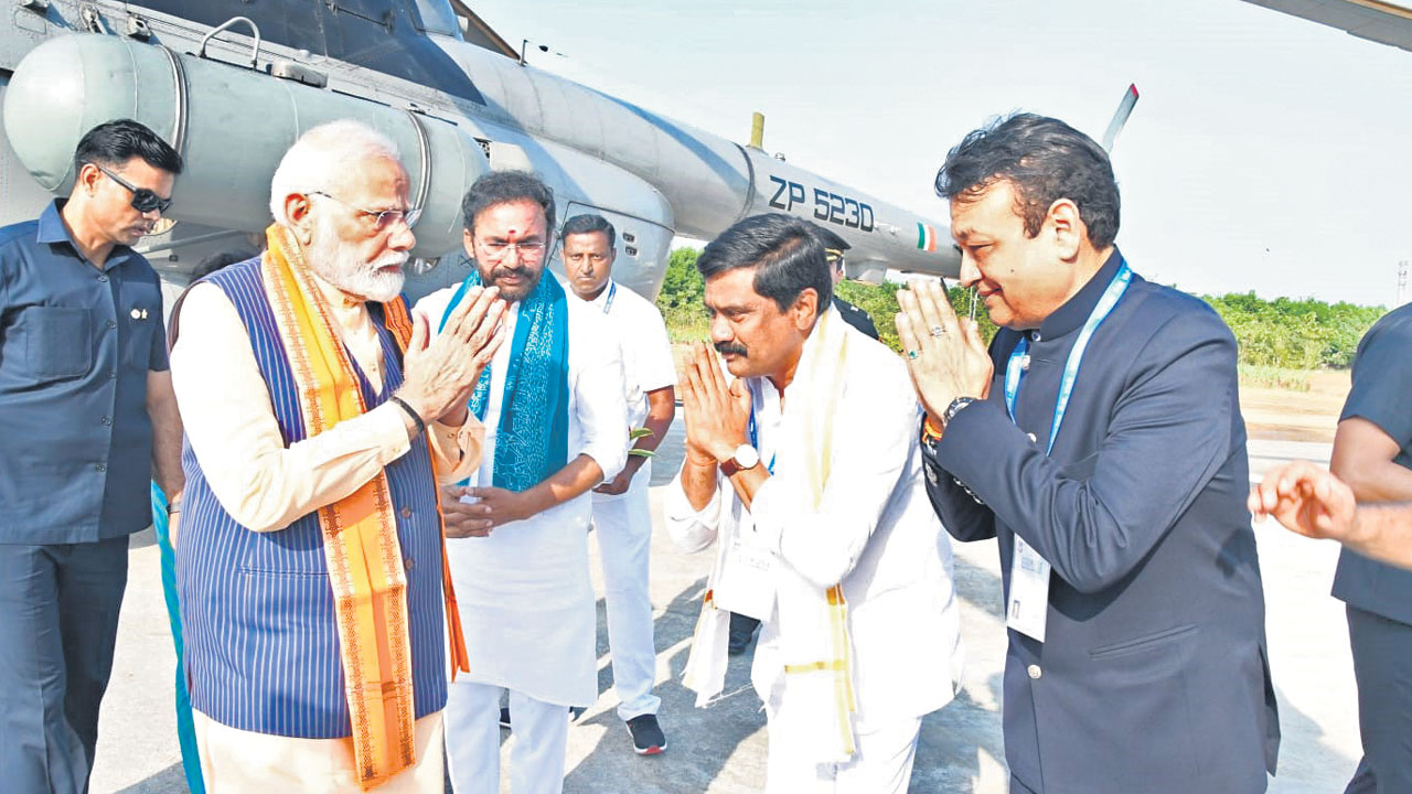 PM Modi | నిజామాబాద్‌లోనూ మళ్లీ పాత పాటే పాడిన ప్రధాని.. మోదీ మాట్లాడుతుండగానే వెళ్లిపోయిన జనం