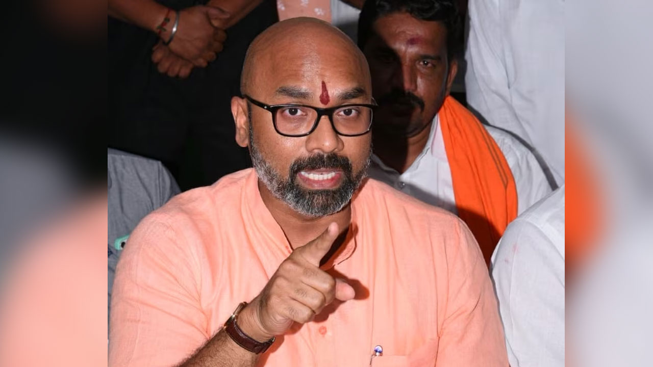 ఎమ్మెల్యేలను కొంటం