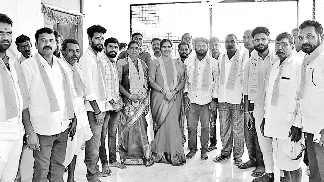 హస్తవ్యస్తం