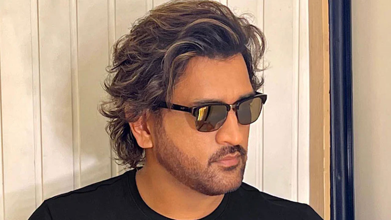 MS Dhoni: కొత్త హెయిర్ స్ట‌యిల్‌తో ధోనీ.. ఇన్‌స్టాలో ఫోటోలు