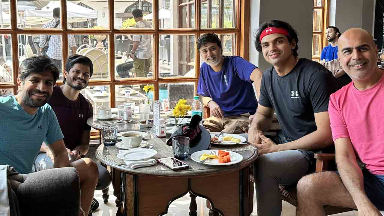 Rahul Ravindran | నీరజ్ చోప్రాతో బ్రేక్‌ఫాస్ట్ చేసిన ఆనంద్ దేవరకొండ, రాహుల్‌ రవీంద్రన్.. ఫొటో వైర‌ల్