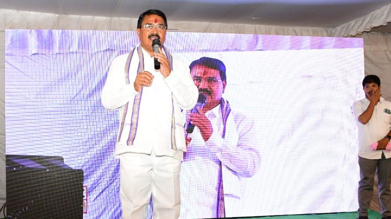 Minister Niranjan Reddy | కొత్తగా గ్యారెంటీలు అని వస్తున్న గారెడి వాళ్ల మాటలు నమ్మొద్దు : మంత్రి నిరంజన్‌రెడ్డి