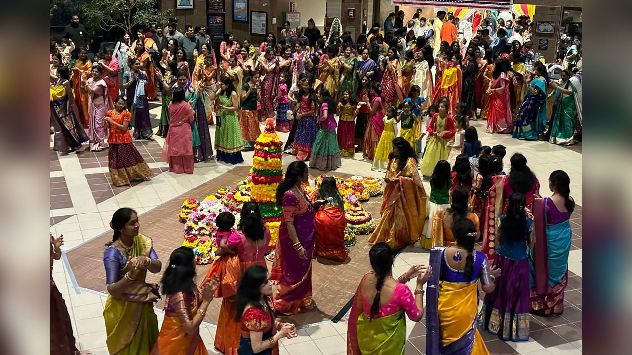 NRI | జీటీఏ డెట్రాయిట్ ఆధ్వర్యంలో ఘనంగా బతుకమ్మ వేడుకలు