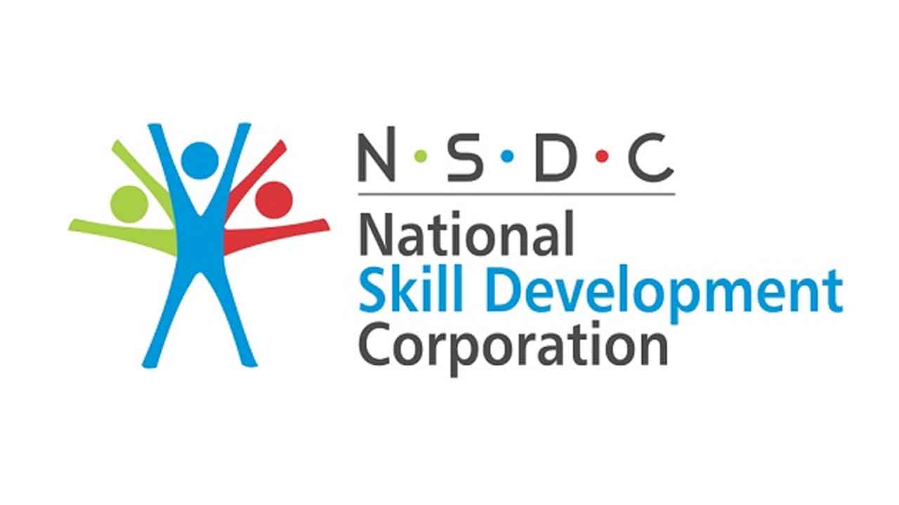 పలు కోర్సుల్లో శిక్షణకు దరఖాస్తులు