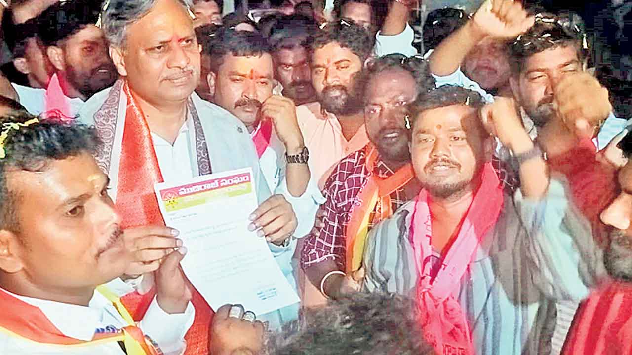 పల్లాకు ధూళిమిట్ట ముదిరాజ్‌ల మద్దతు