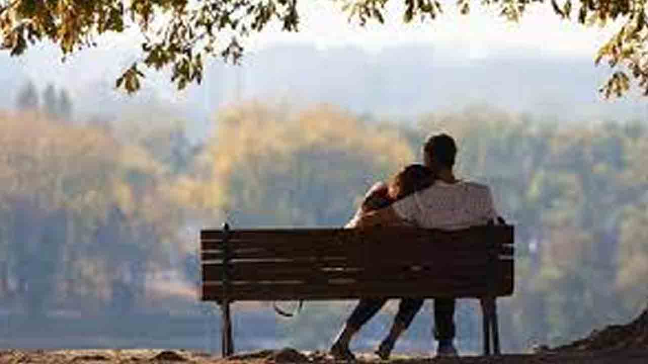 UP Police | యువతిపై యూపీ పొలీసుల లైంగిక వేధింపులు